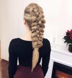 Juhlakampaus letillä vaaleisiin hiuksiin – kampaukset Helsinki Marijella