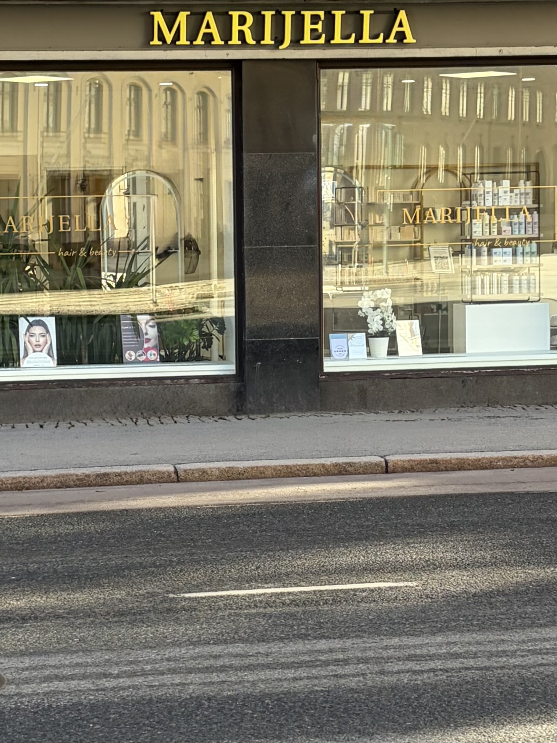 Kauneushoitola ja kampaamo Helsinki - Marijella hoitola ulkoa Etu-Töölössä