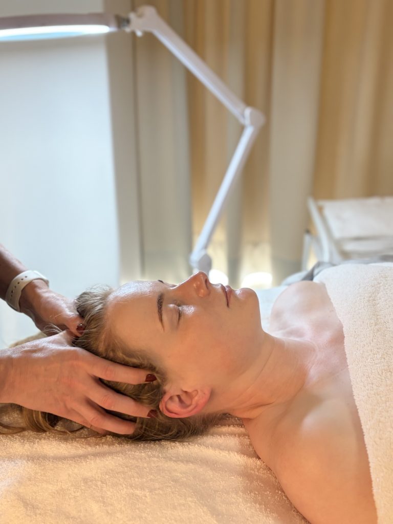 Kiinteyttävä kasvohoito Helsinki