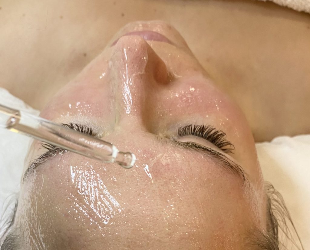 kasvohoito helsinki epäpuhtaan ihon puhdistus