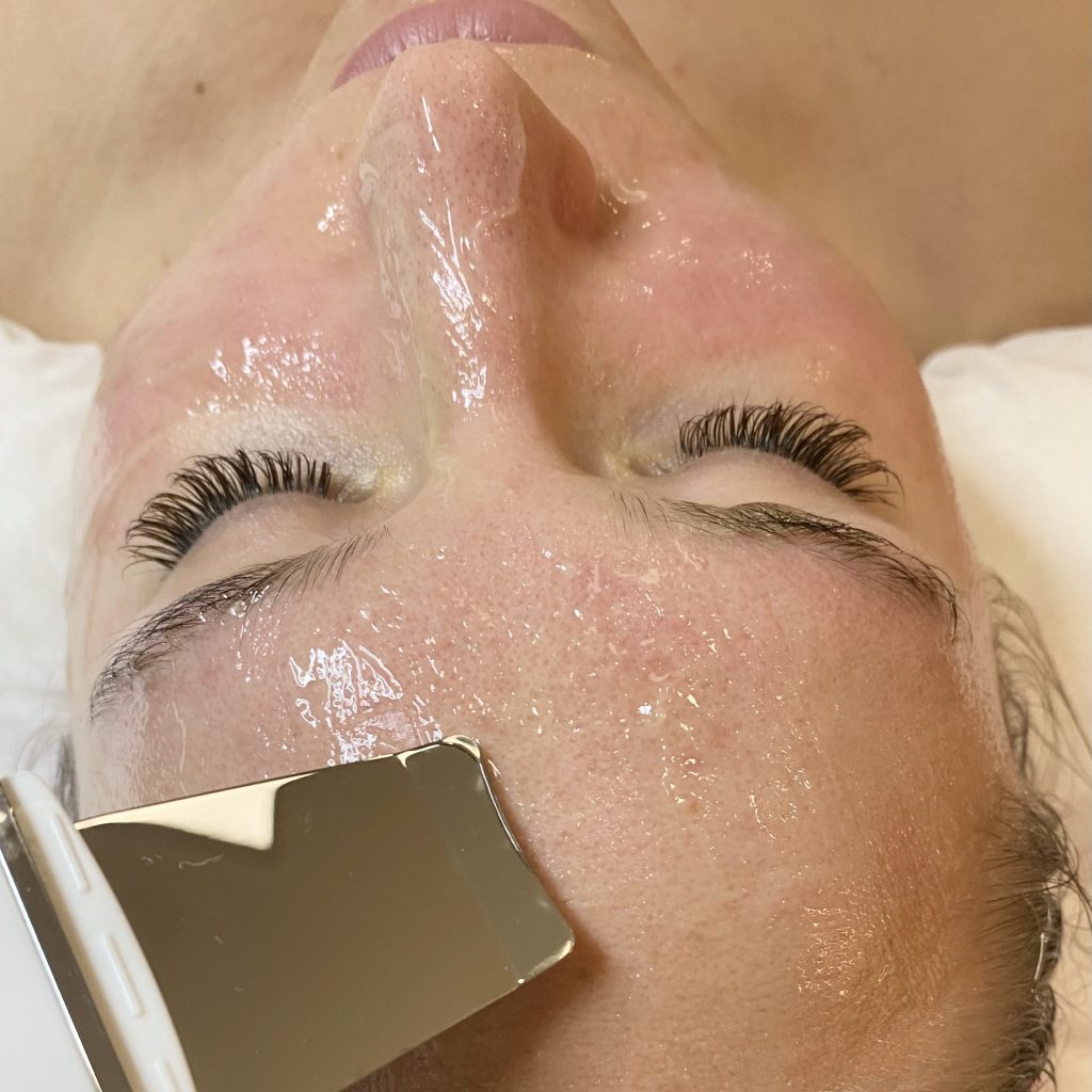 syväpuhdistava kasvohoito Helsinki etu-töölö ultraäänipuhdistus