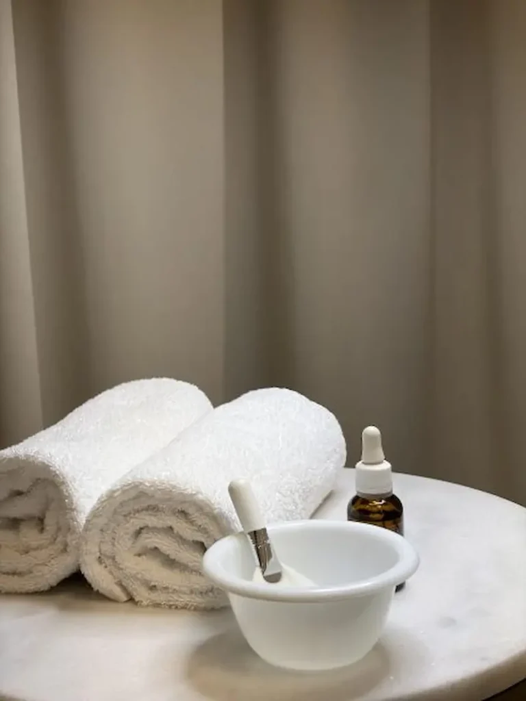 Kiinteyttävä kasvohoito Etu-Töölössä