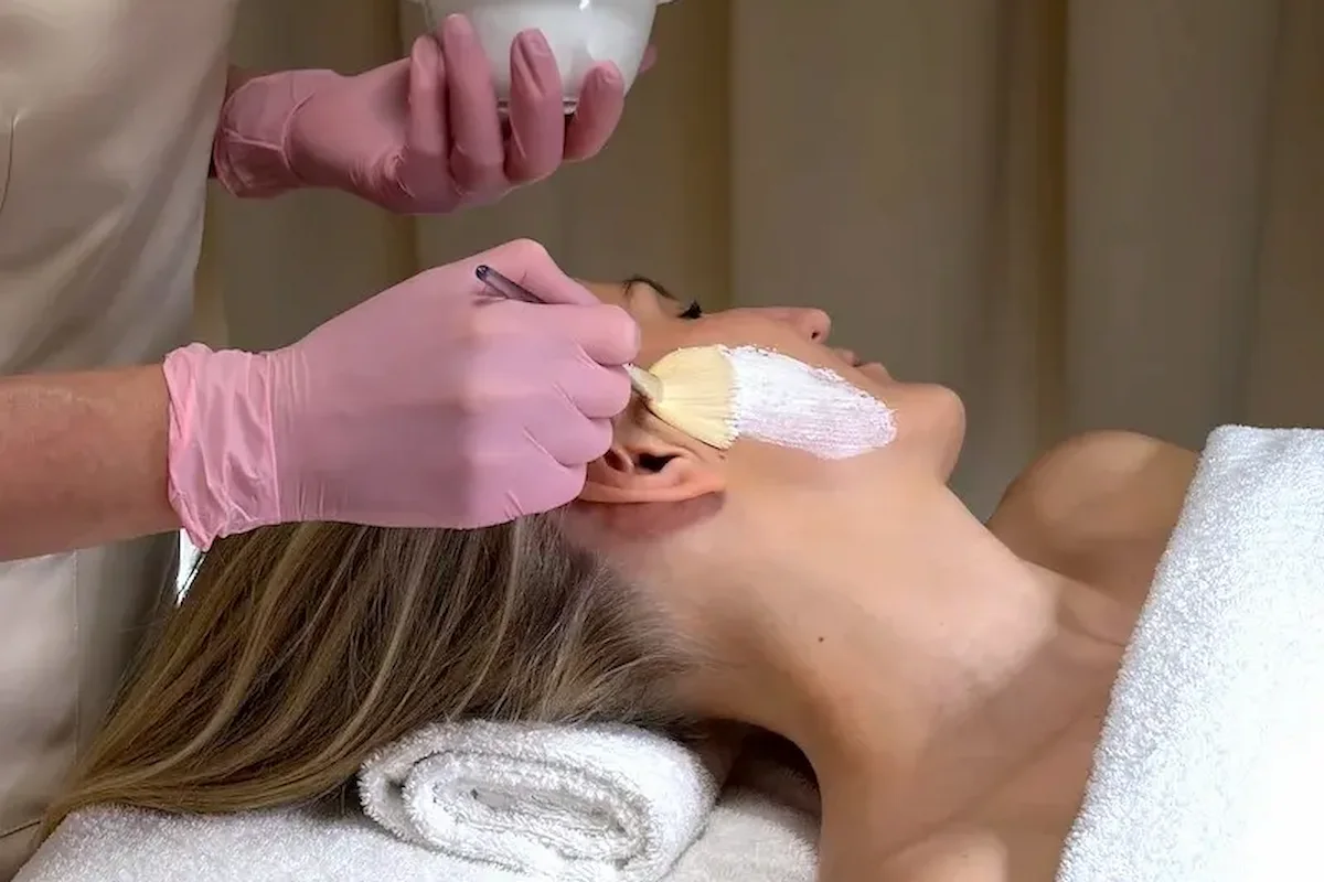 Täydellinen kasvohoito Helsinki Skin Balance & Glow Marijella Etu-Töölö